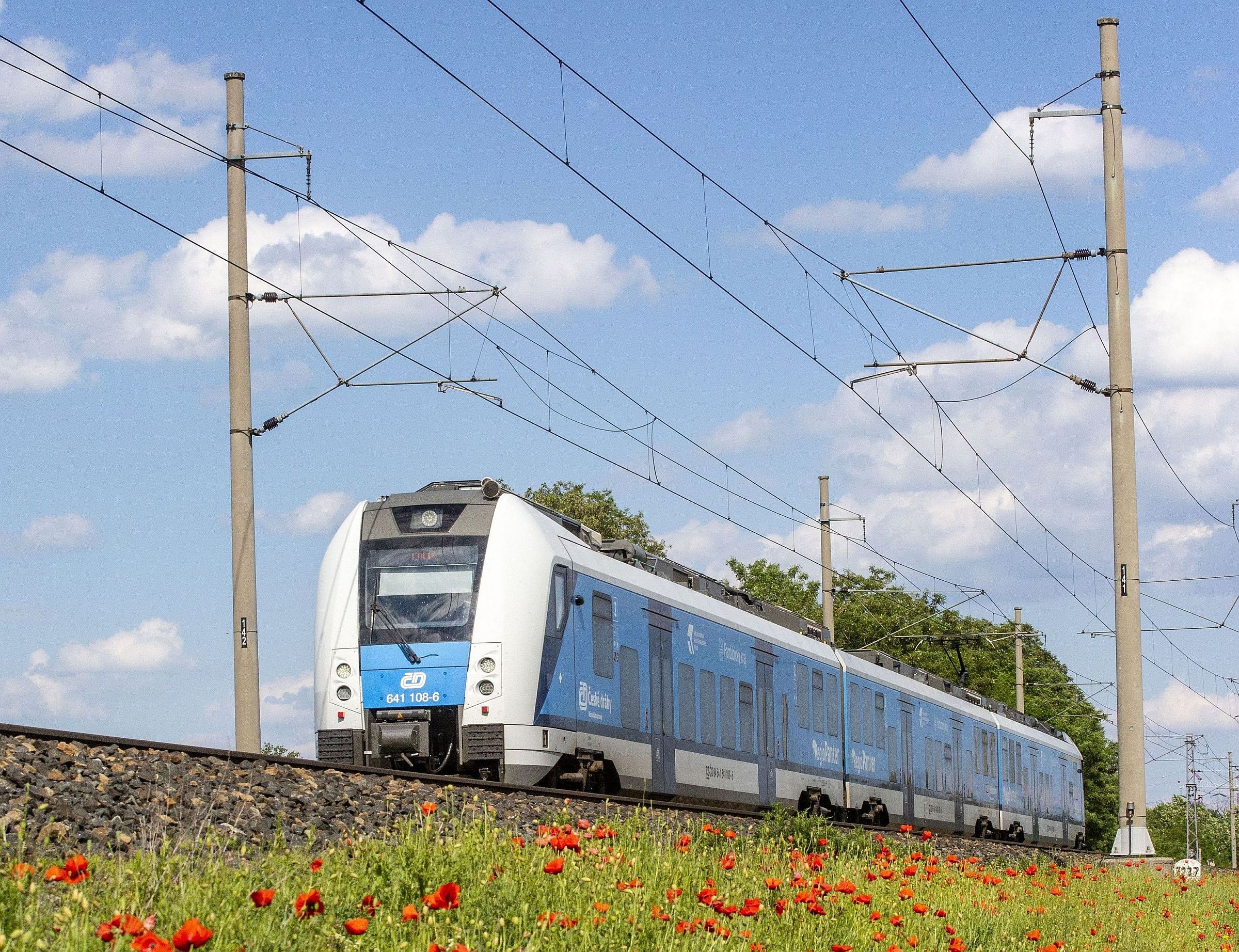 Během Pochodu Praha – Prčice budou na trati Benešov u Prahy nasazené na osobních vlacích RegioPantery a InterPanter