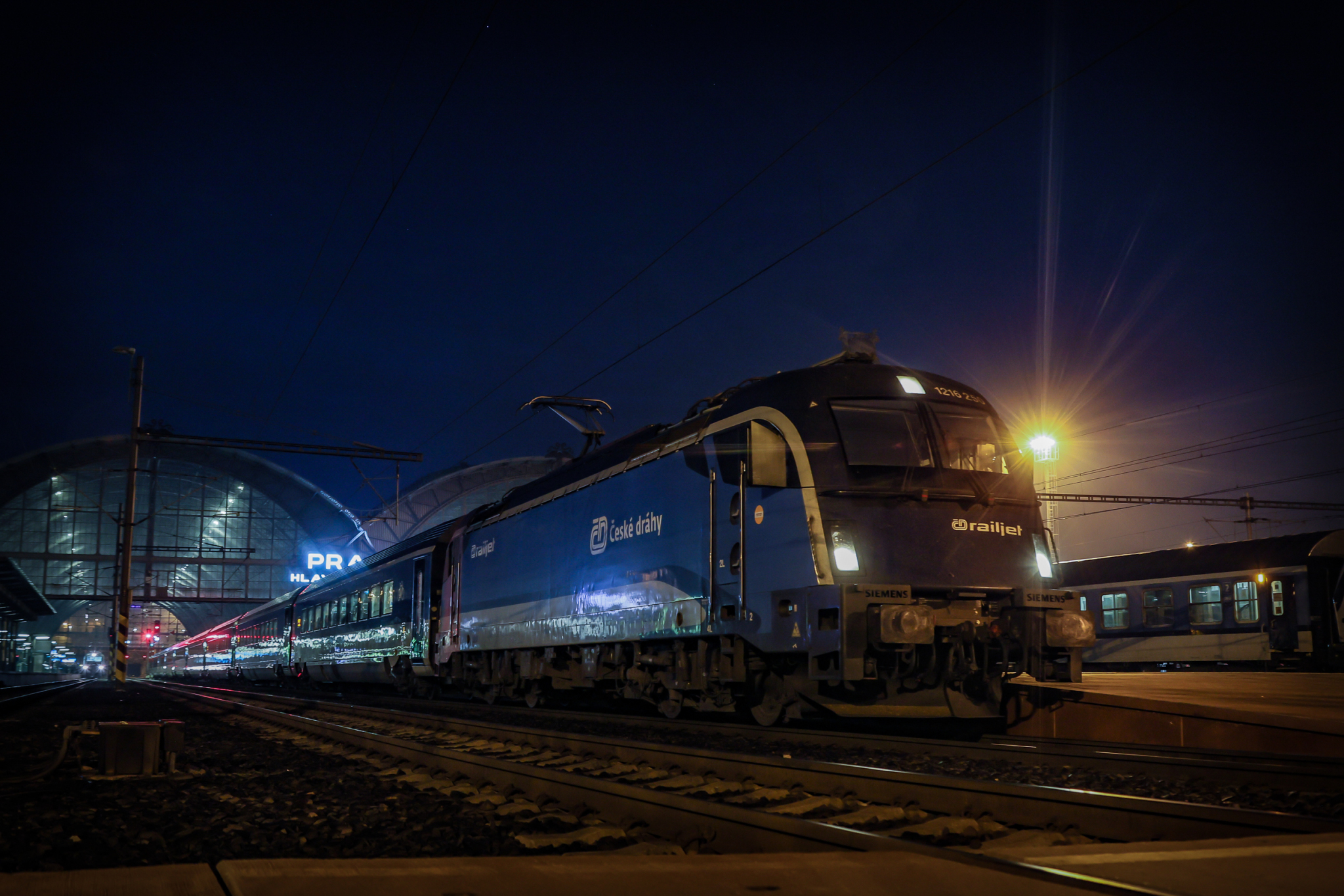 Vlak ČD v noci